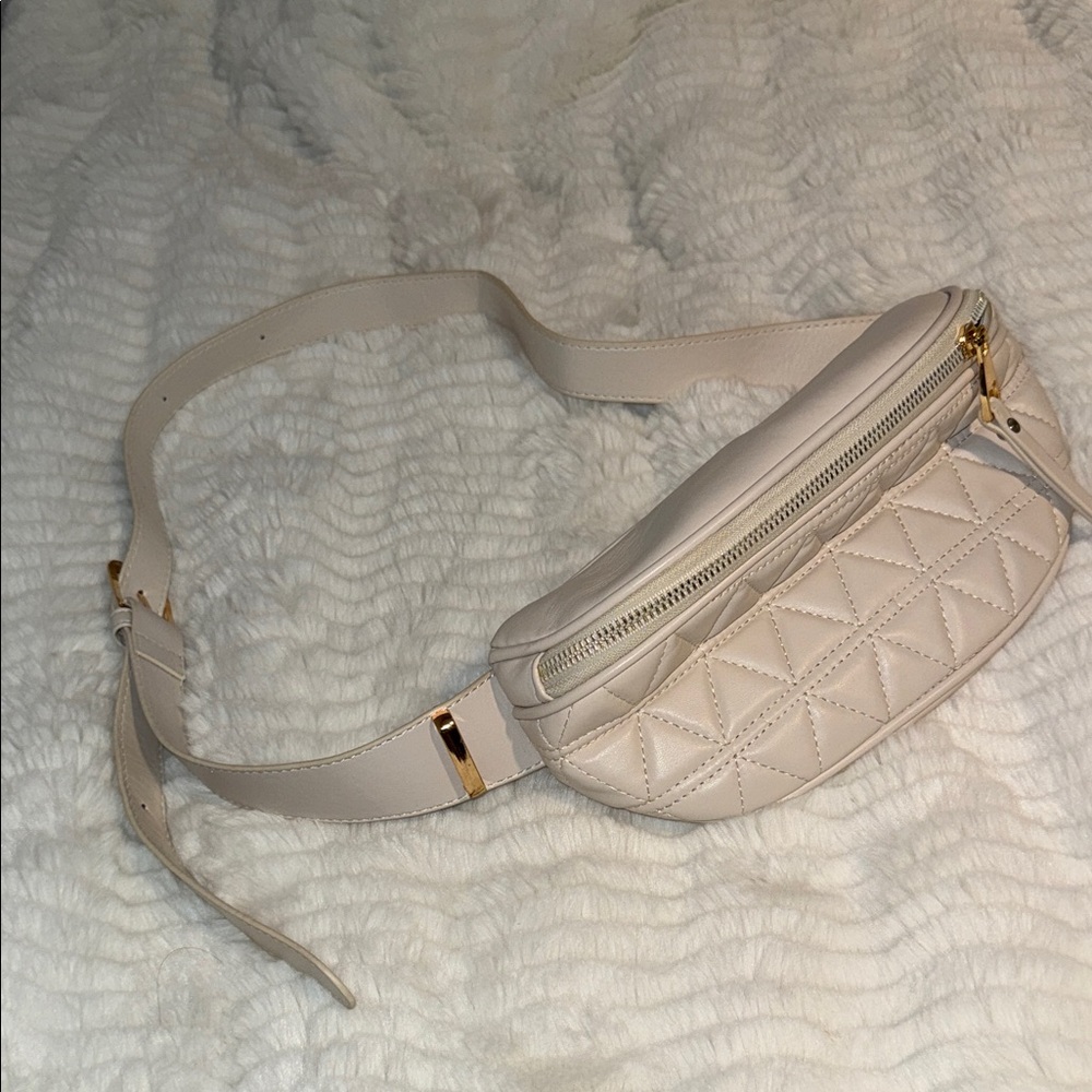 Chic Cream Quilted Belt Bag